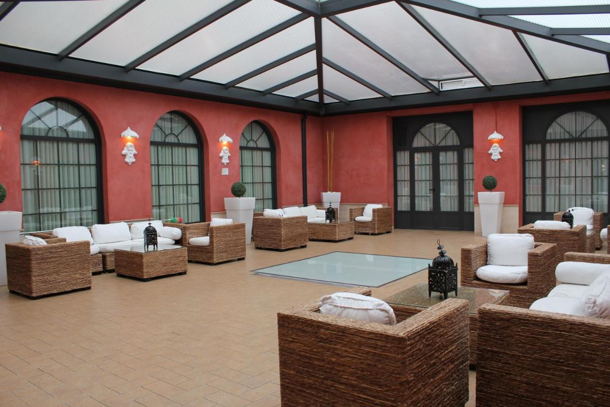 Hospedium Hotel Vittoria Colonna - Housity