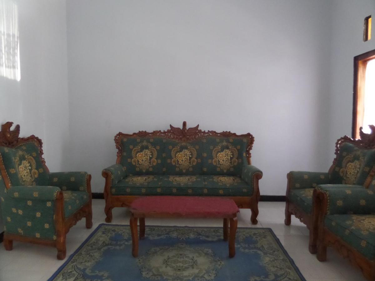 Agung Safira Homestay - Housity