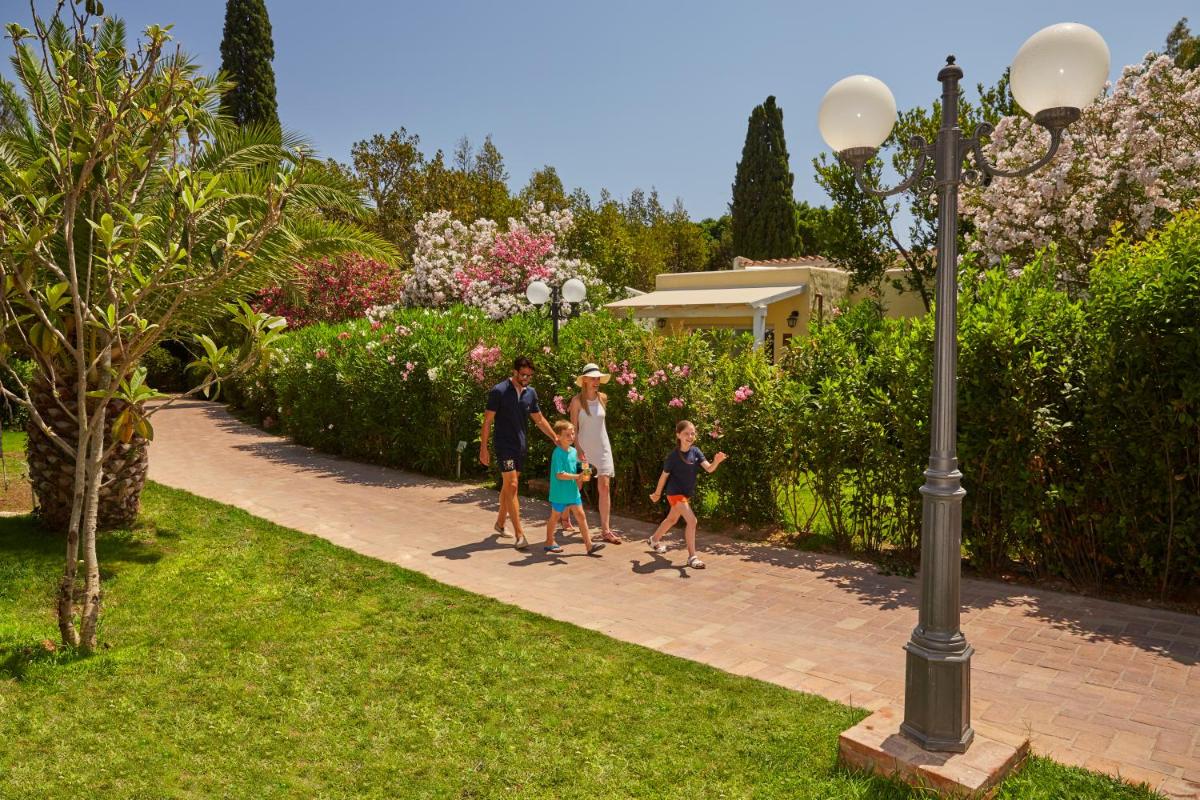 Forte Village Resort - Bouganville - Housity