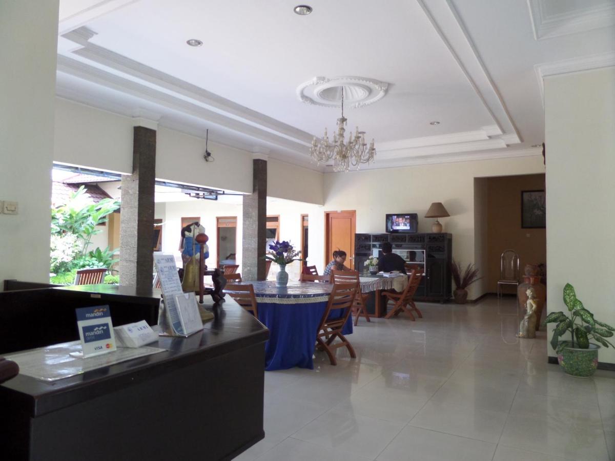 Suitetrails - Armi Hotel Malang