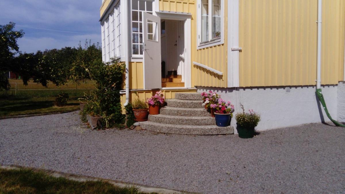 Charmig villalägenhet 150 m från Vänerns strand - Housity
