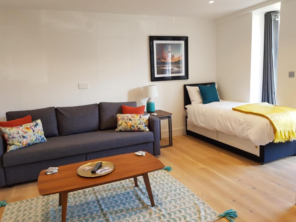 Stunning Ealing Apartment - Housity