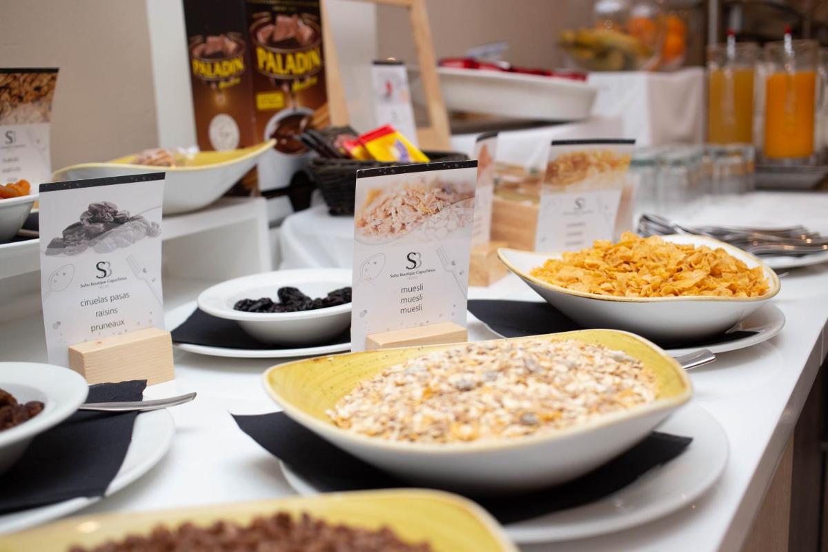 Comida en o cerca de este hotel