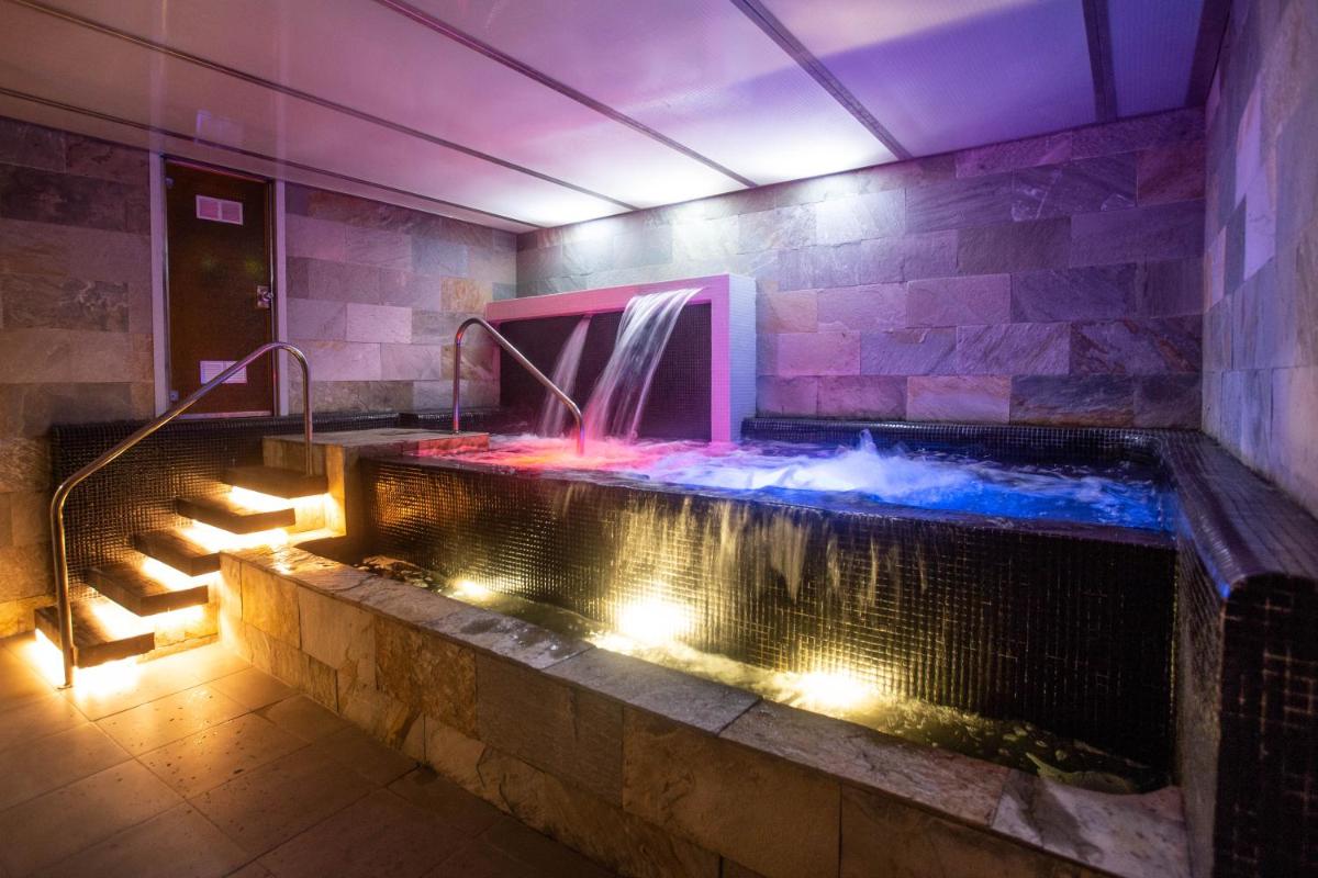 Piscina en o cerca de Soho Boutique Capuchinos & Spa