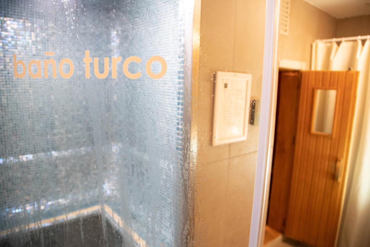 Un baño de Soho Boutique Capuchinos & Spa