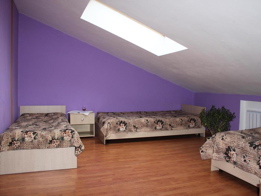 Kovcheg Econom Hotel - Housity