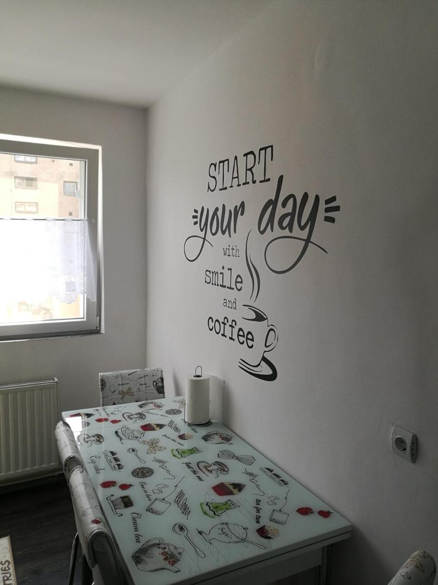 white black rooms - Housity