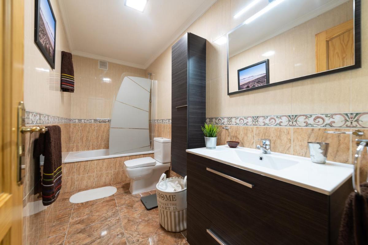Arinaga Luxury House Beach - Housity