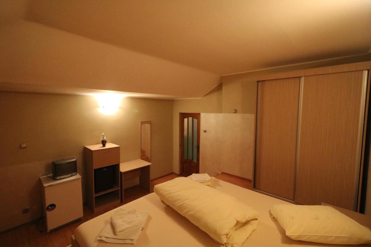 Pensiunea Baroque Slimnic - Housity