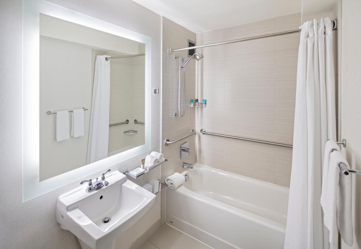Hyatt Regency - Greenville - Housity