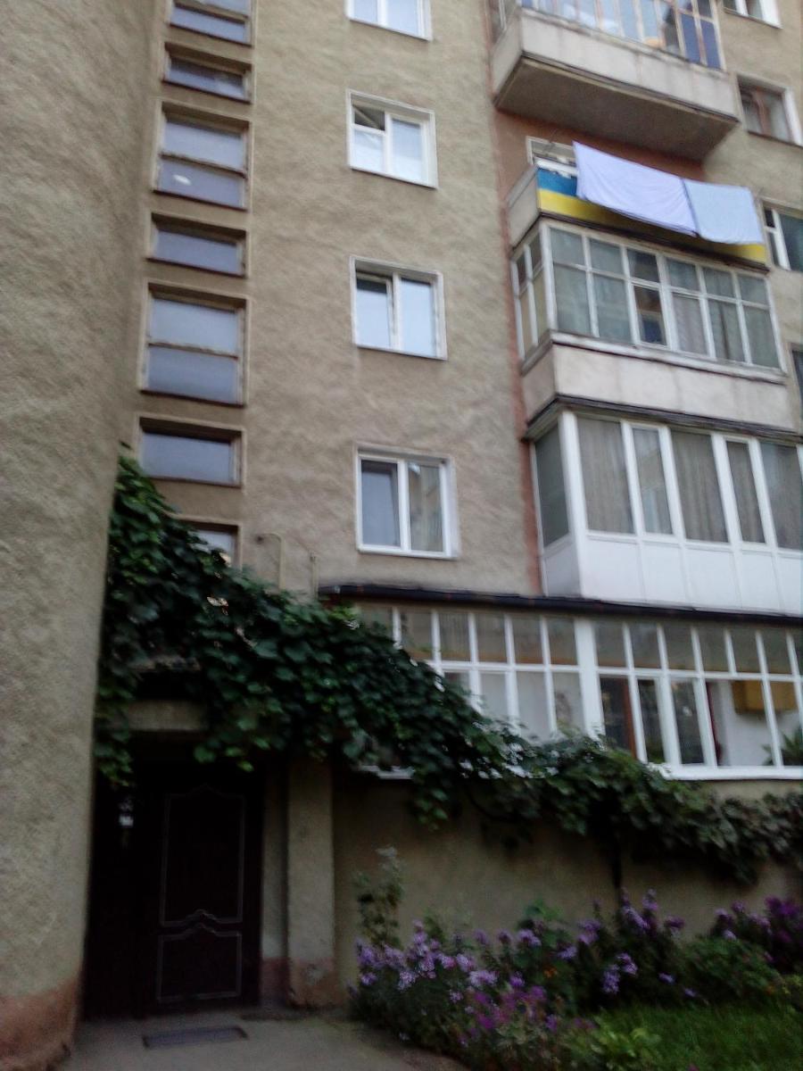В центрі за драмтеатром. - Housity