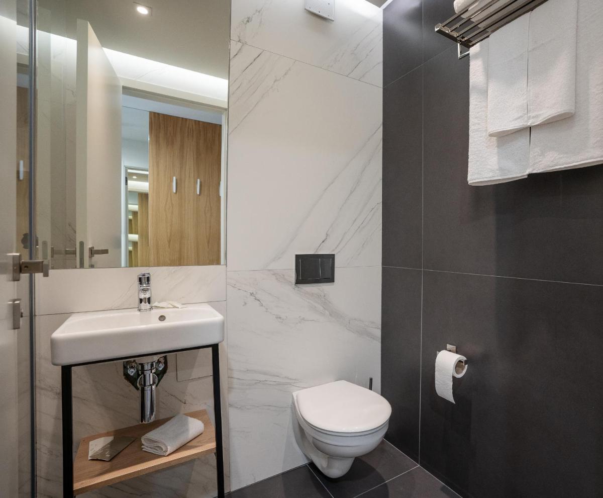 Suitetrails - Adella Boutique Hotel - Free Secured Parking