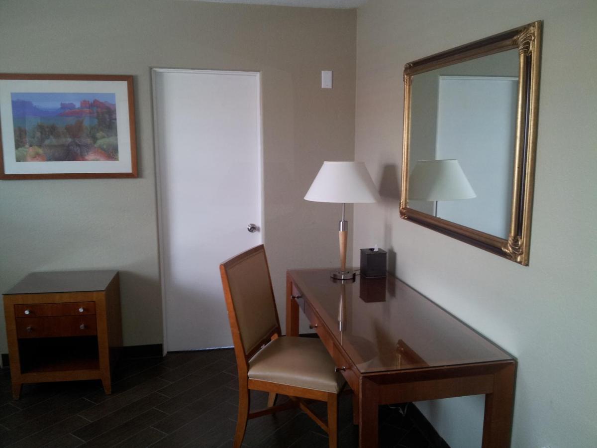 Oasis Boutique Motel - Housity