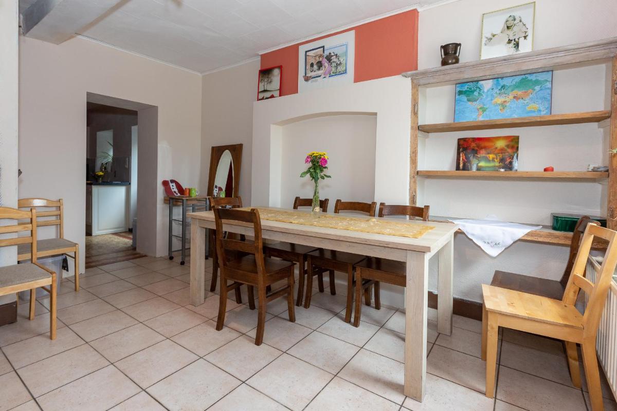 Chez Lisa avec jaccuzi - Housity