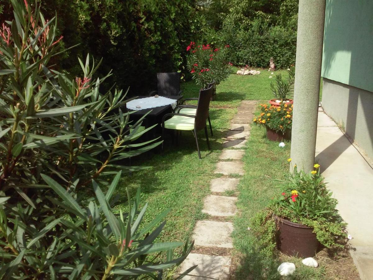 Holdfény Apartman - Housity