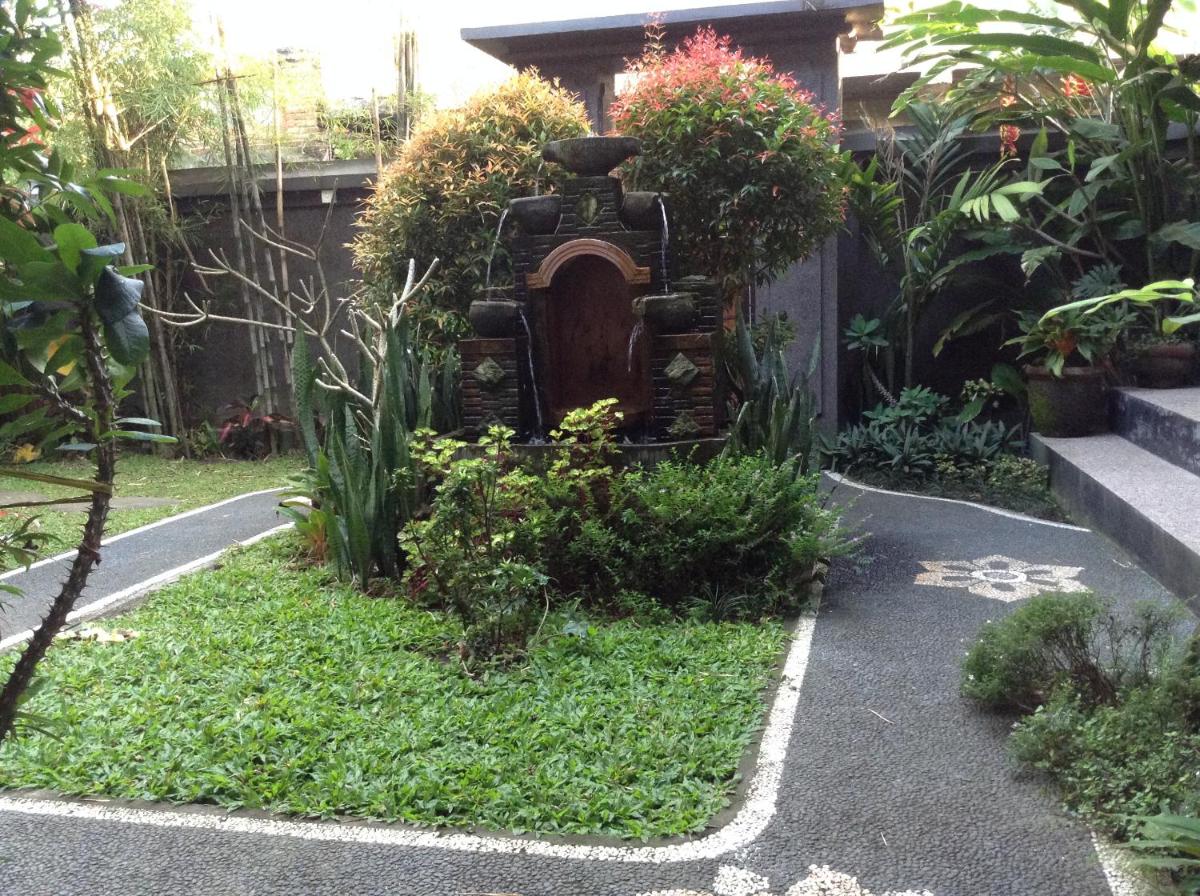 Uma Taman House - Housity