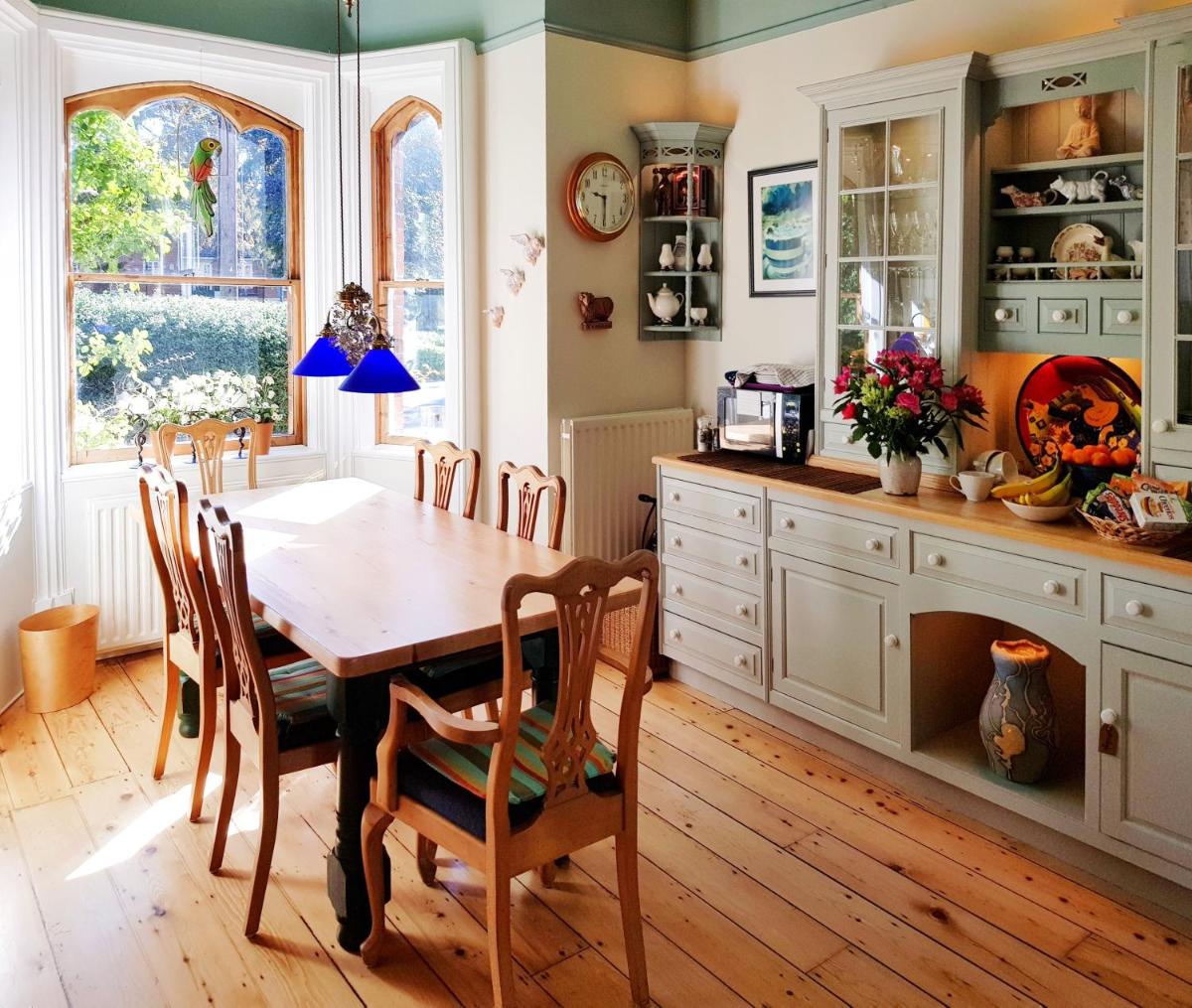 Alma House Bed and Breakfast - Housity