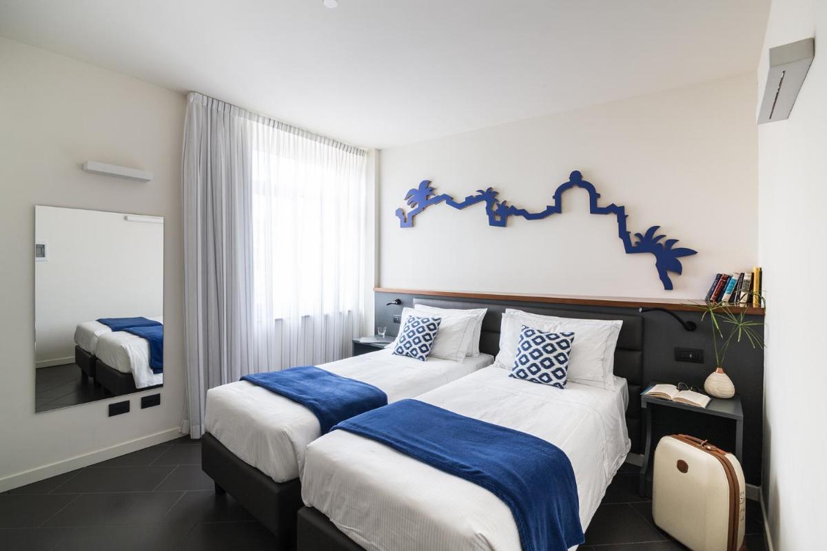 Foyer R&S - Camere e Suites Self Check-in - Housity