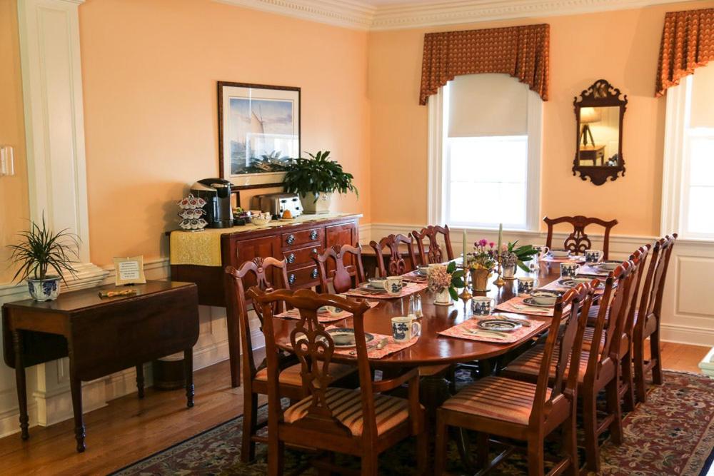 Compass Rose Inn - Housity