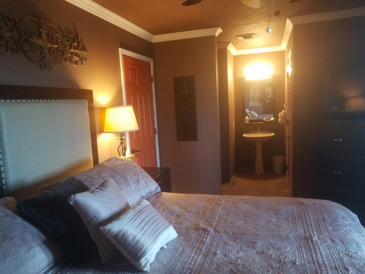 Los Milagros Hotel - Housity