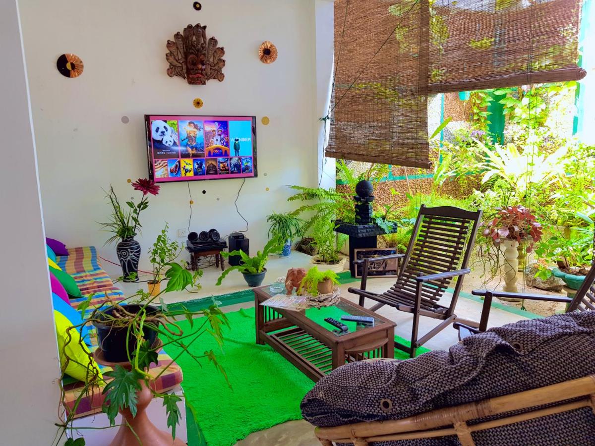 Leisure Villa - Housity