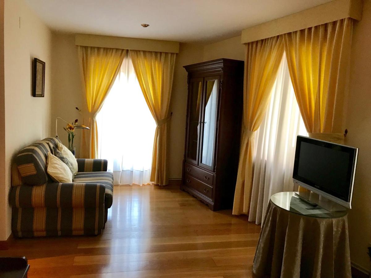 Hotel Jaume - Housity
