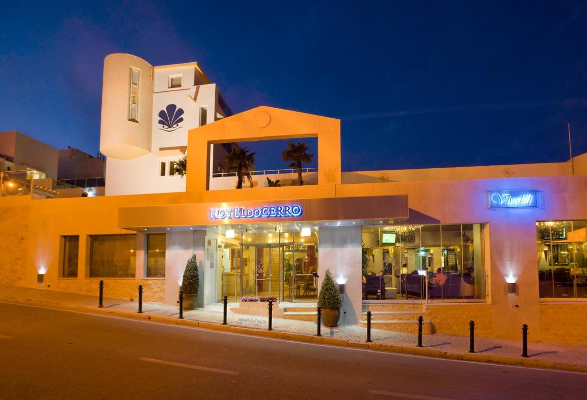 O edifício onde o hotel está situado