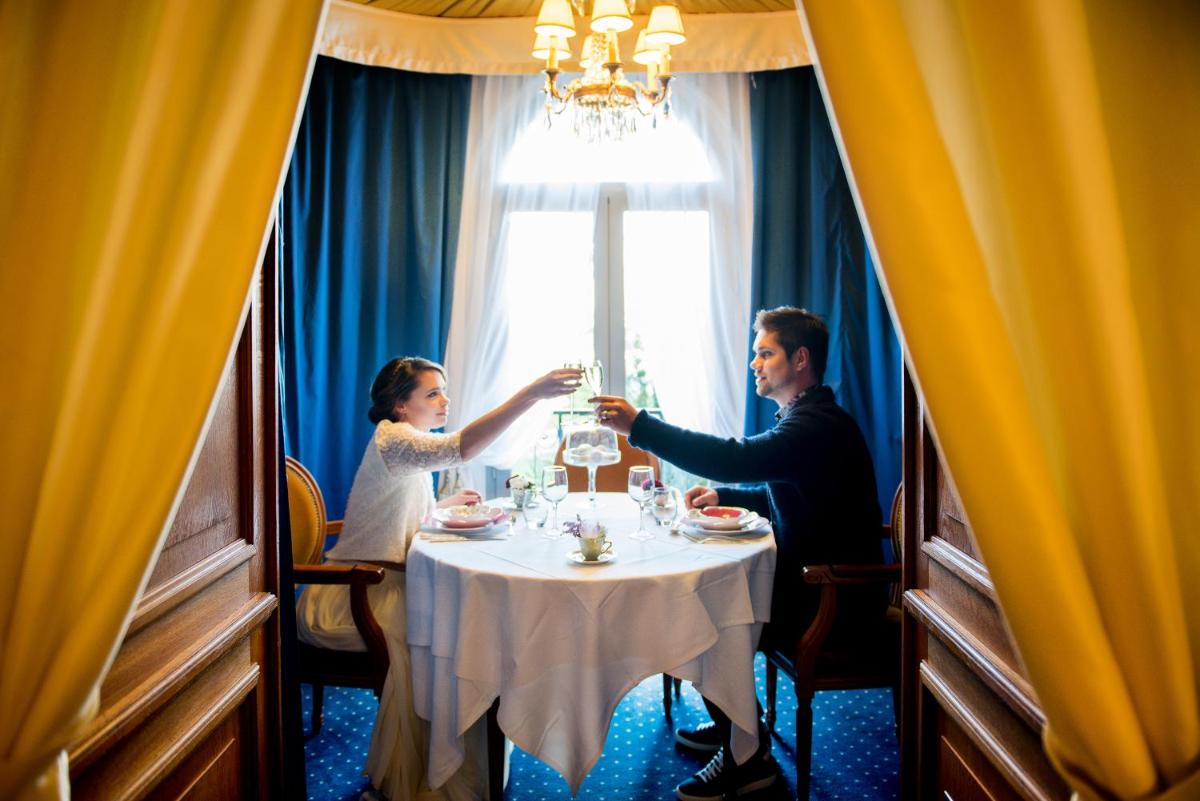 Clients de l'établissement Grand Hotel Gallia & Londres
