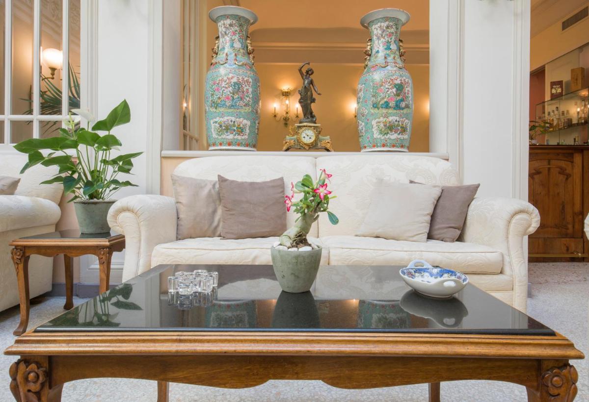Hotel Corona d'Oro 1890 - Housity