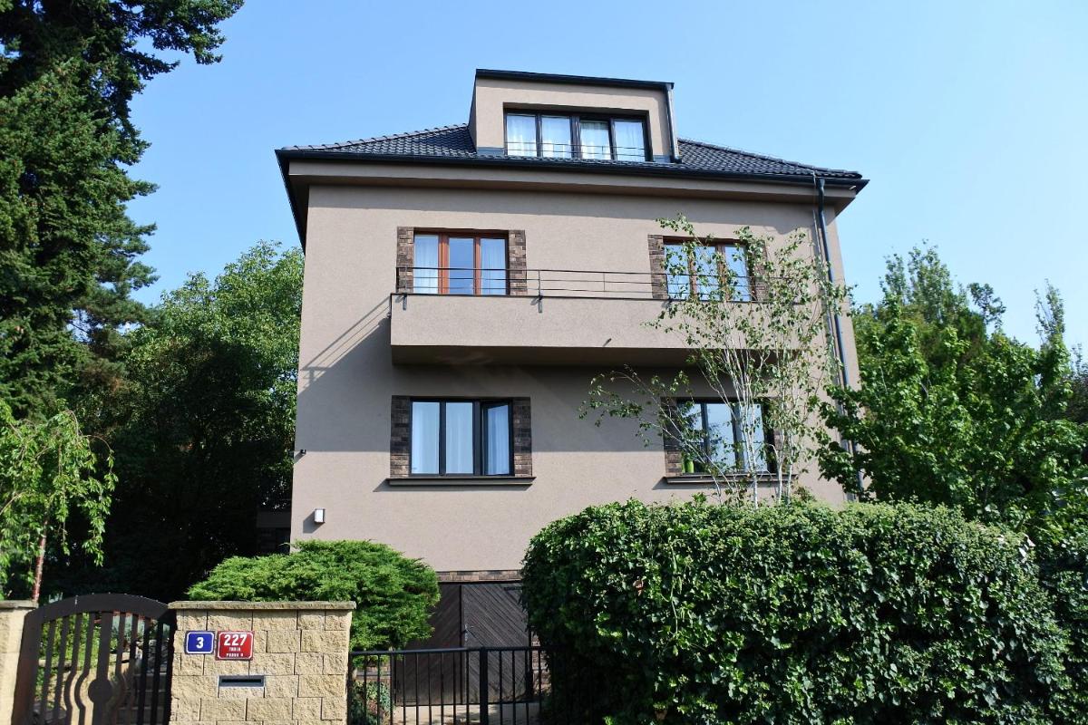 APARTMÁN V ZAHRADĚ PRAHA TROJA - APARTMENT IN THE GARDEN PRAGUE Troja - Housity