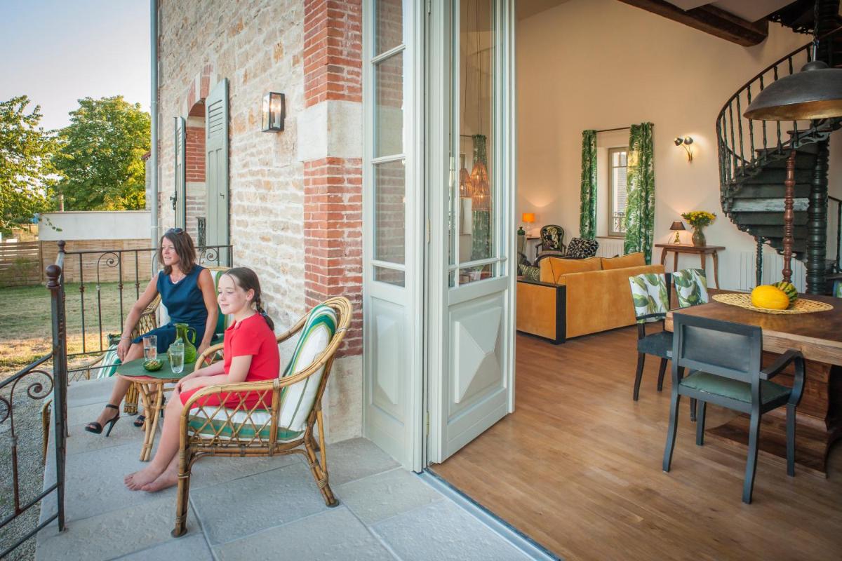 Chai du Chateau de Morteuil - Housity
