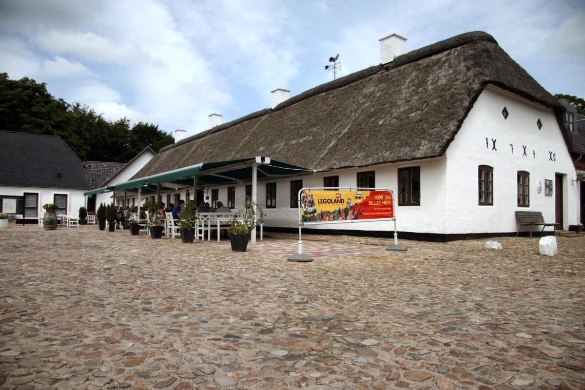 Hovborg Kro - Housity