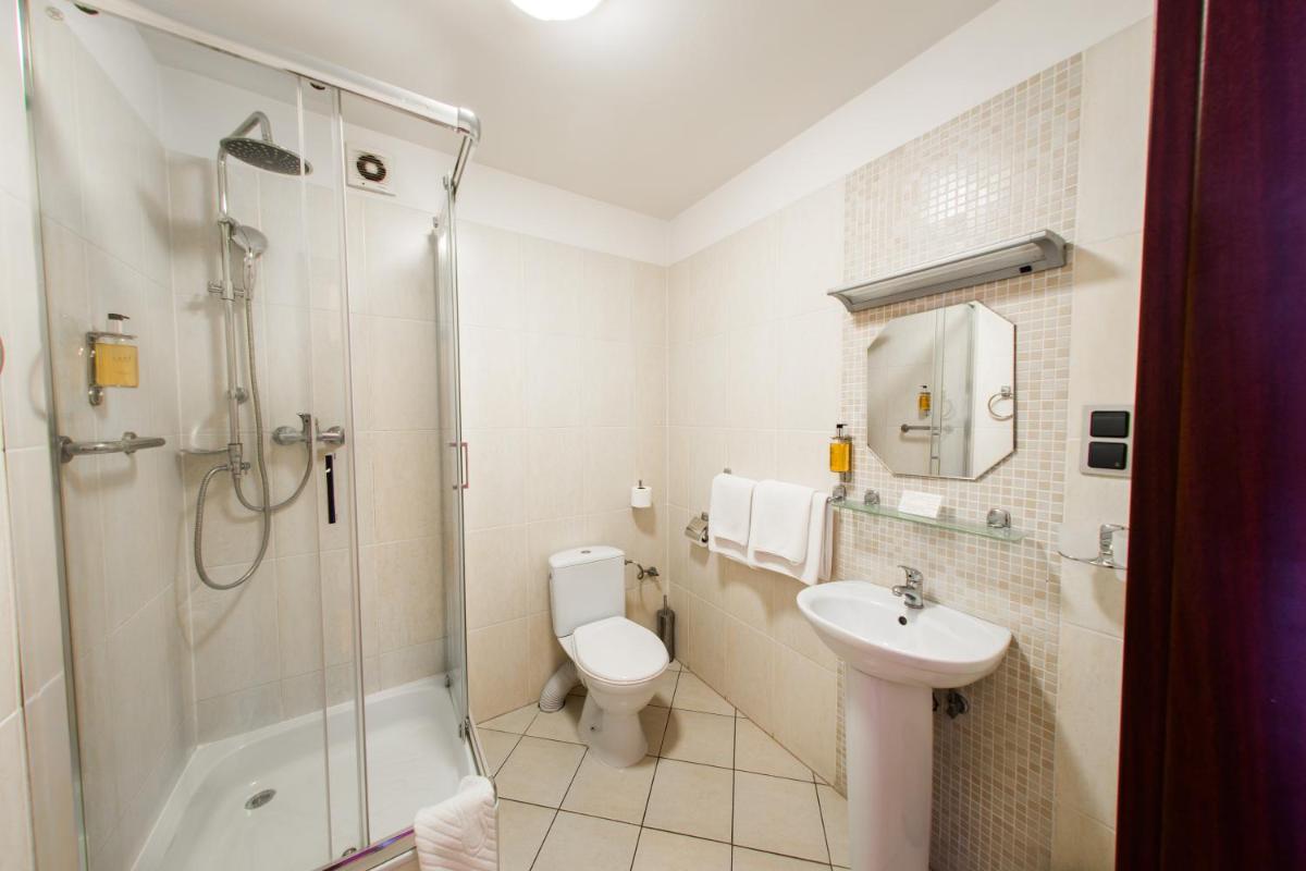 Hotel Nad Mrogą - Housity