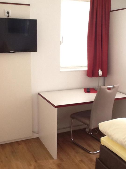 Hotel Adler - Housity