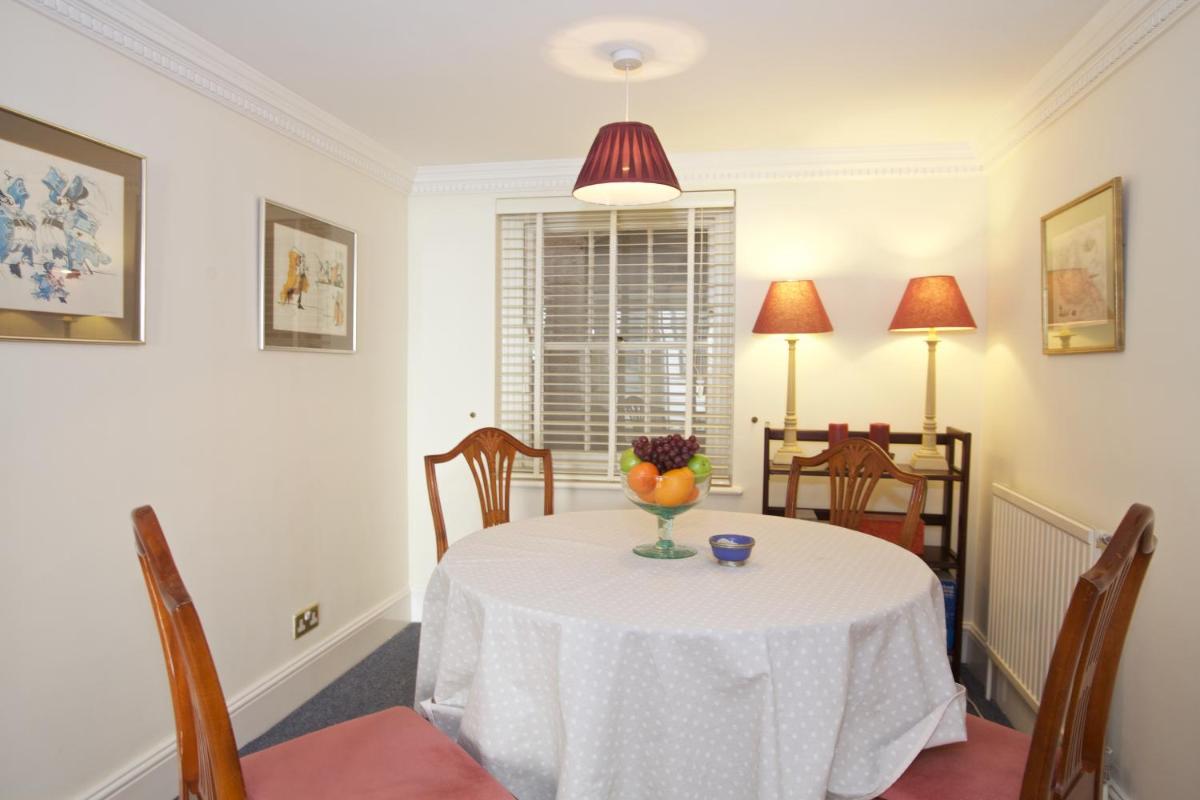Leonard Court - Housity