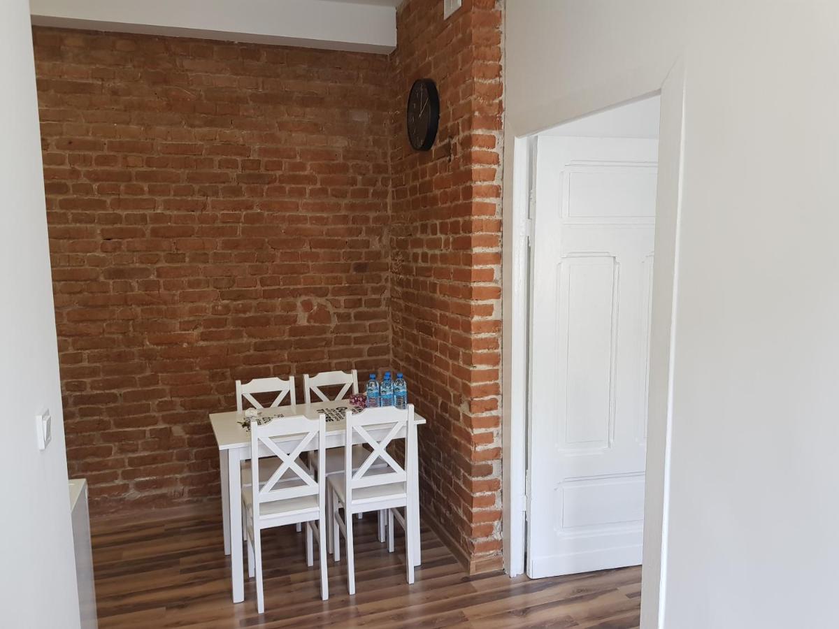 Apartament nr 15 - 2 pokoje z prywatnymi łazienkami Centrum Poznań - Housity