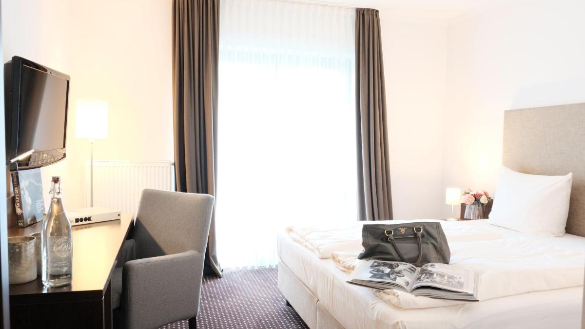 Hotel Zur Post - Housity