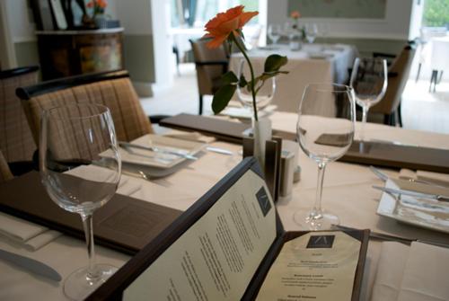 The Falcon Hotel - Housity