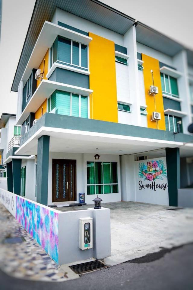 Sibu Swanhouse 2 - Housity