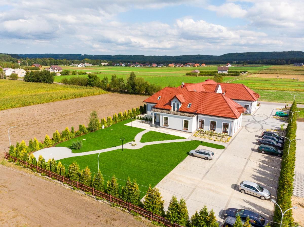 Dworek Czardasz Strzebielino - Wejherowo - Housity