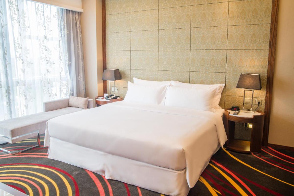 Ramada Plaza Huizhou East - Housity