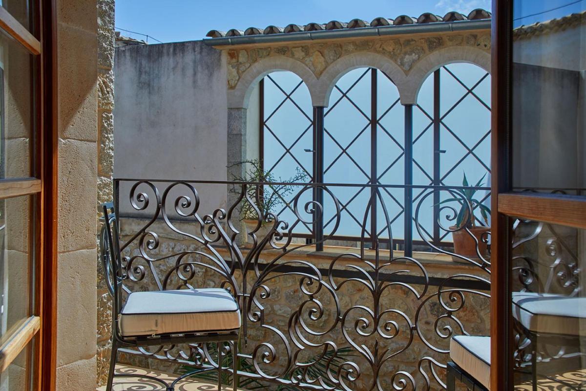 Un balcón o terraza de Cas Comte Suites & Spa - Adults Only