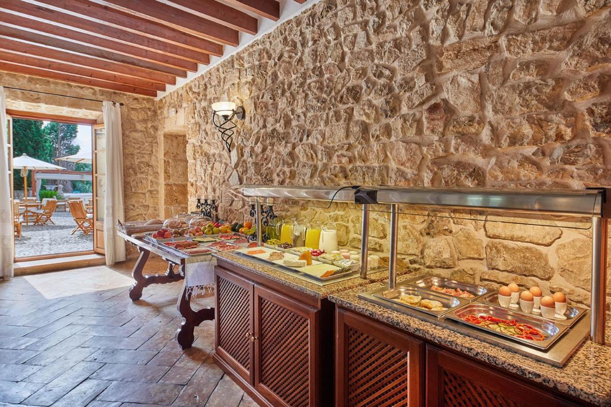 Comida en o cerca de este hotel