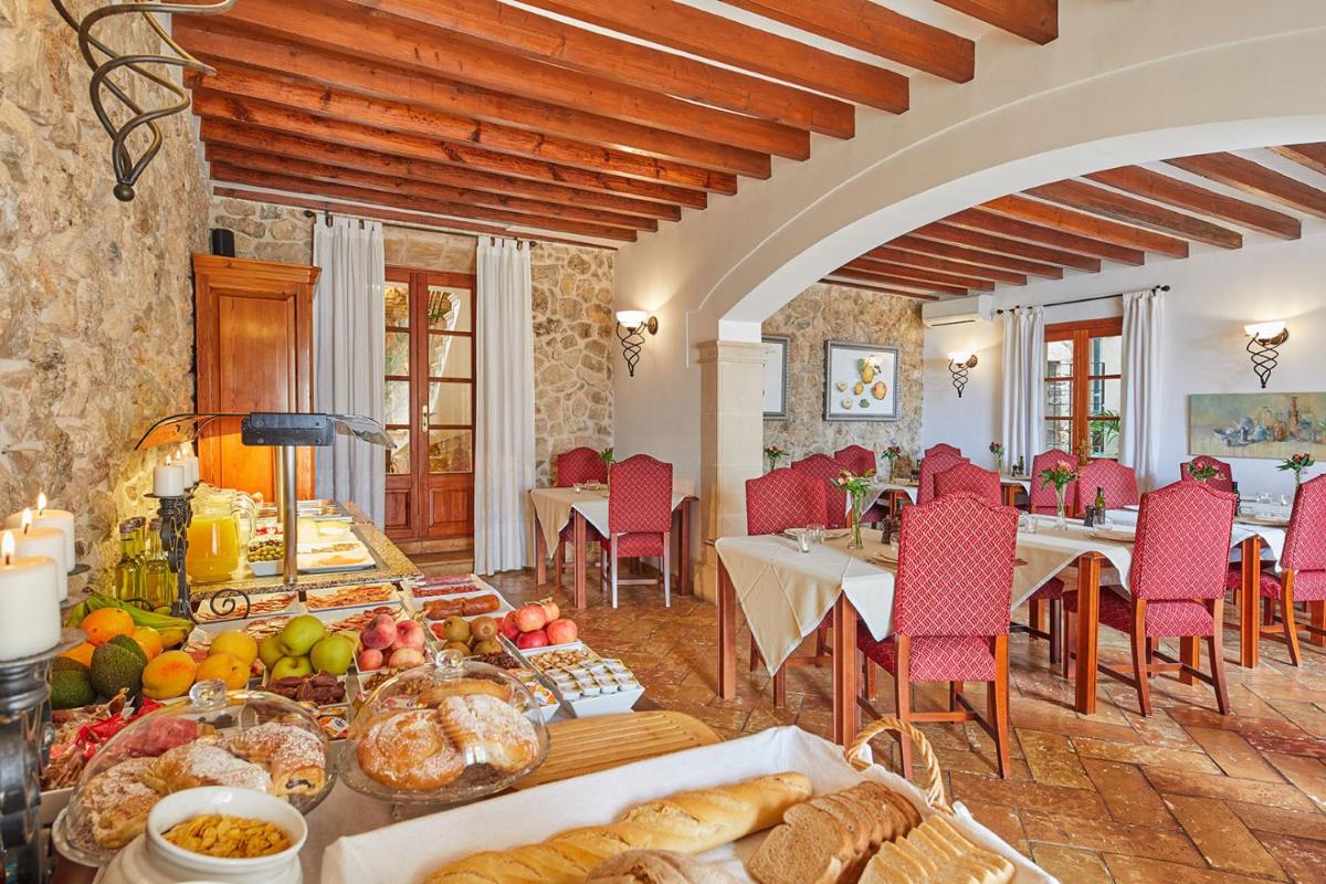 Comida en o cerca de este hotel