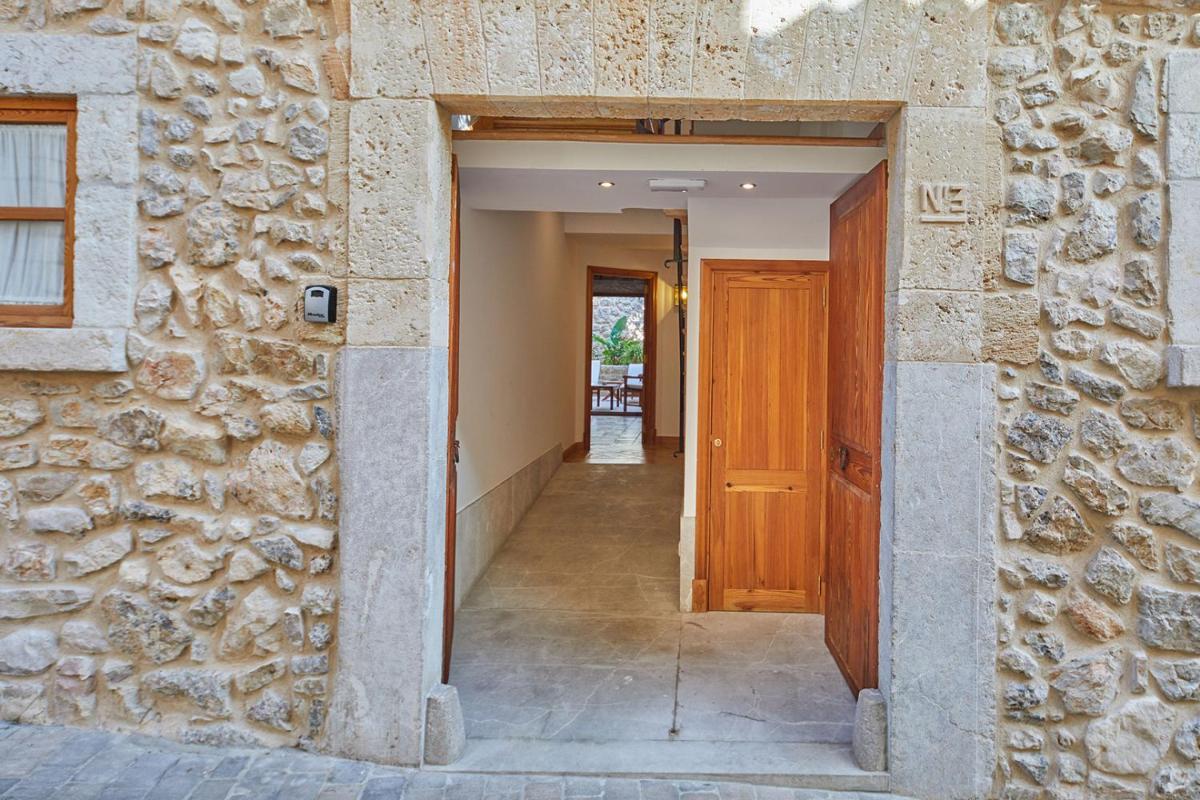 Fachada o entrada de Cas Comte Suites & Spa - Adults Only