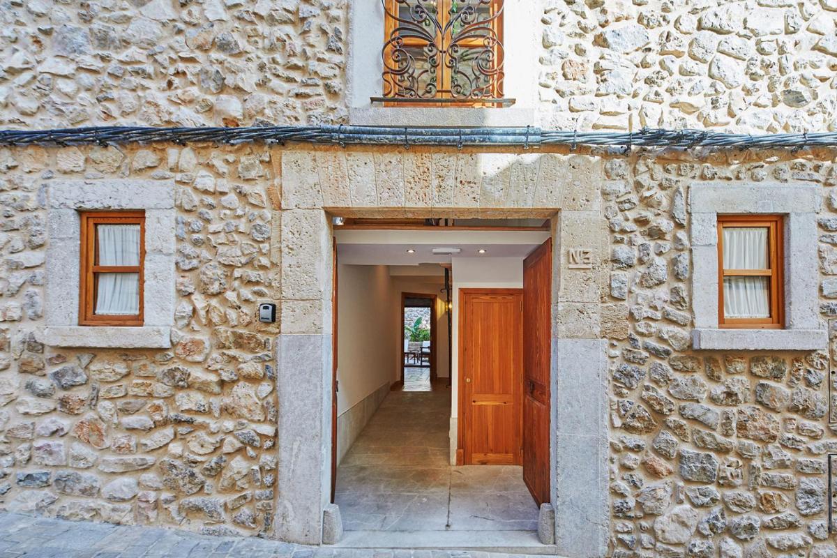 Fachada o entrada de Cas Comte Suites & Spa - Adults Only