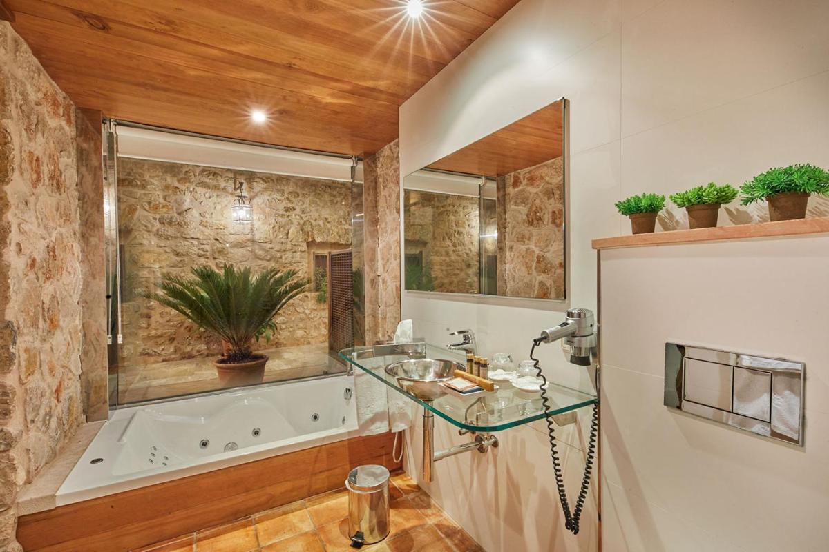 Un baño de Cas Comte Suites & Spa - Adults Only