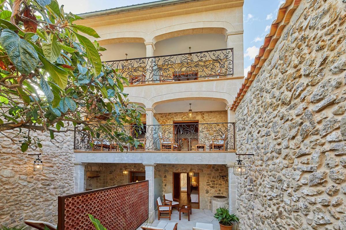 Un balcón o terraza de Cas Comte Suites & Spa - Adults Only