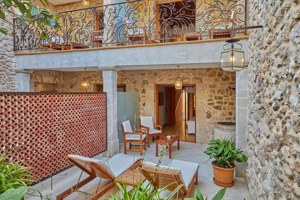 Un balcón o terraza de Cas Comte Suites & Spa - Adults Only