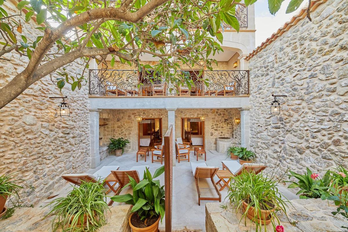 Un balcón o terraza de Cas Comte Suites & Spa - Adults Only